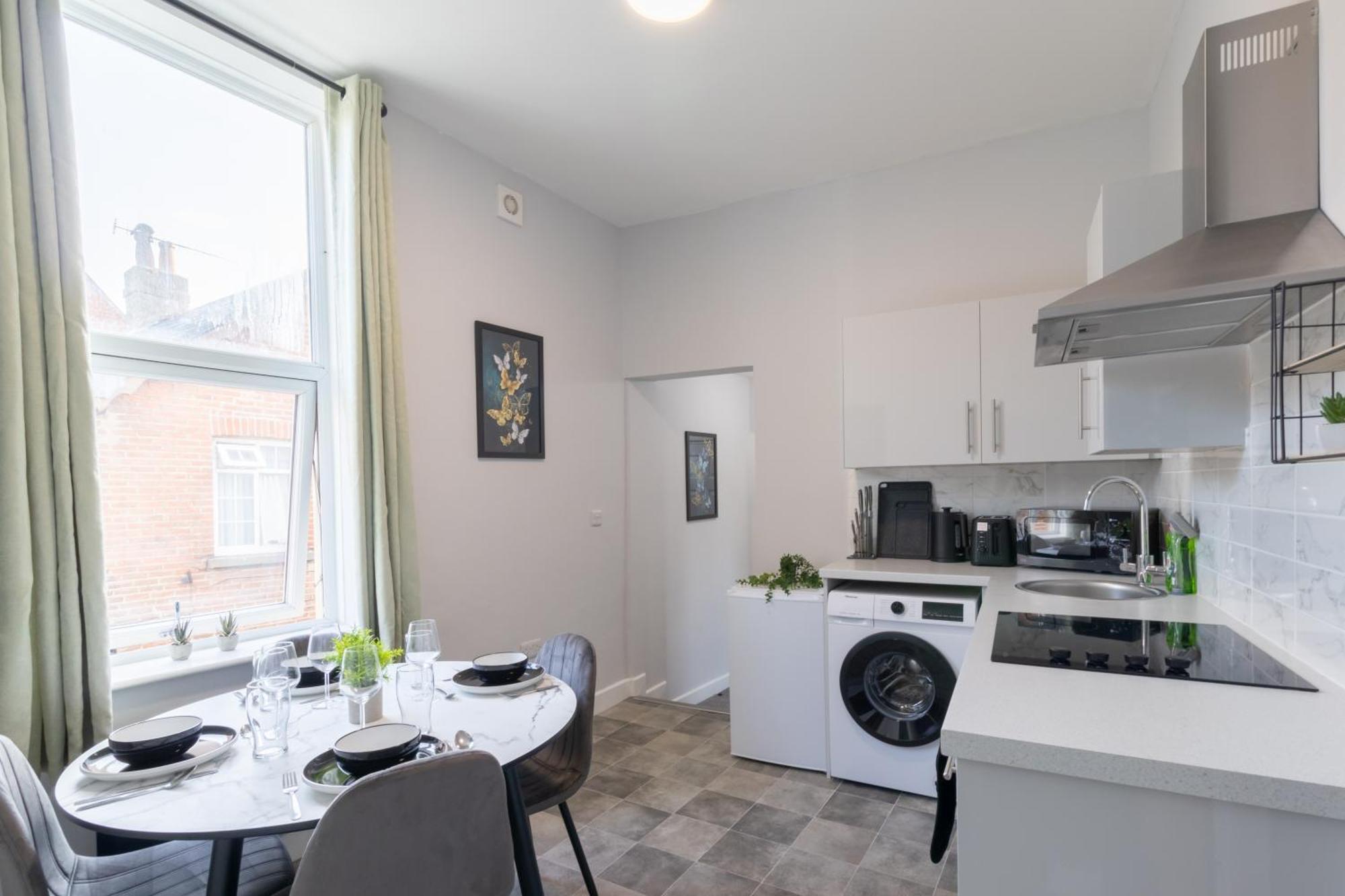 Open Mind Property - Apartment With 2 Double Beds Портсмът Екстериор снимка